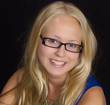 Elyse Davis ’16 photo